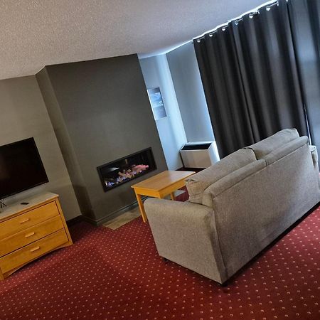 Hotel Baie Saint Paul Экстерьер фото