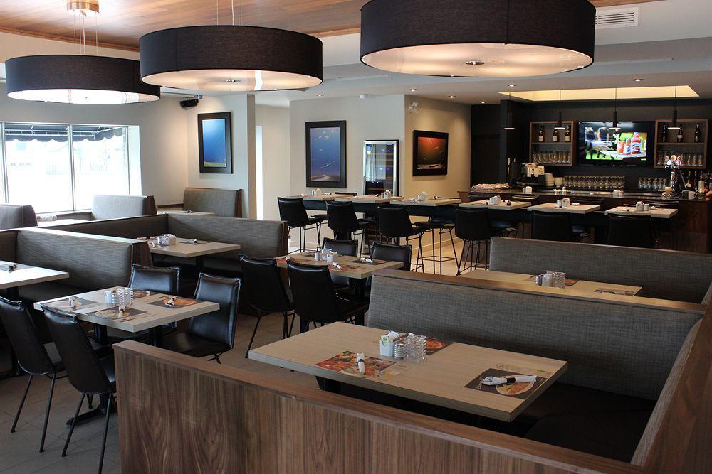 Hotel Baie Saint Paul Экстерьер фото