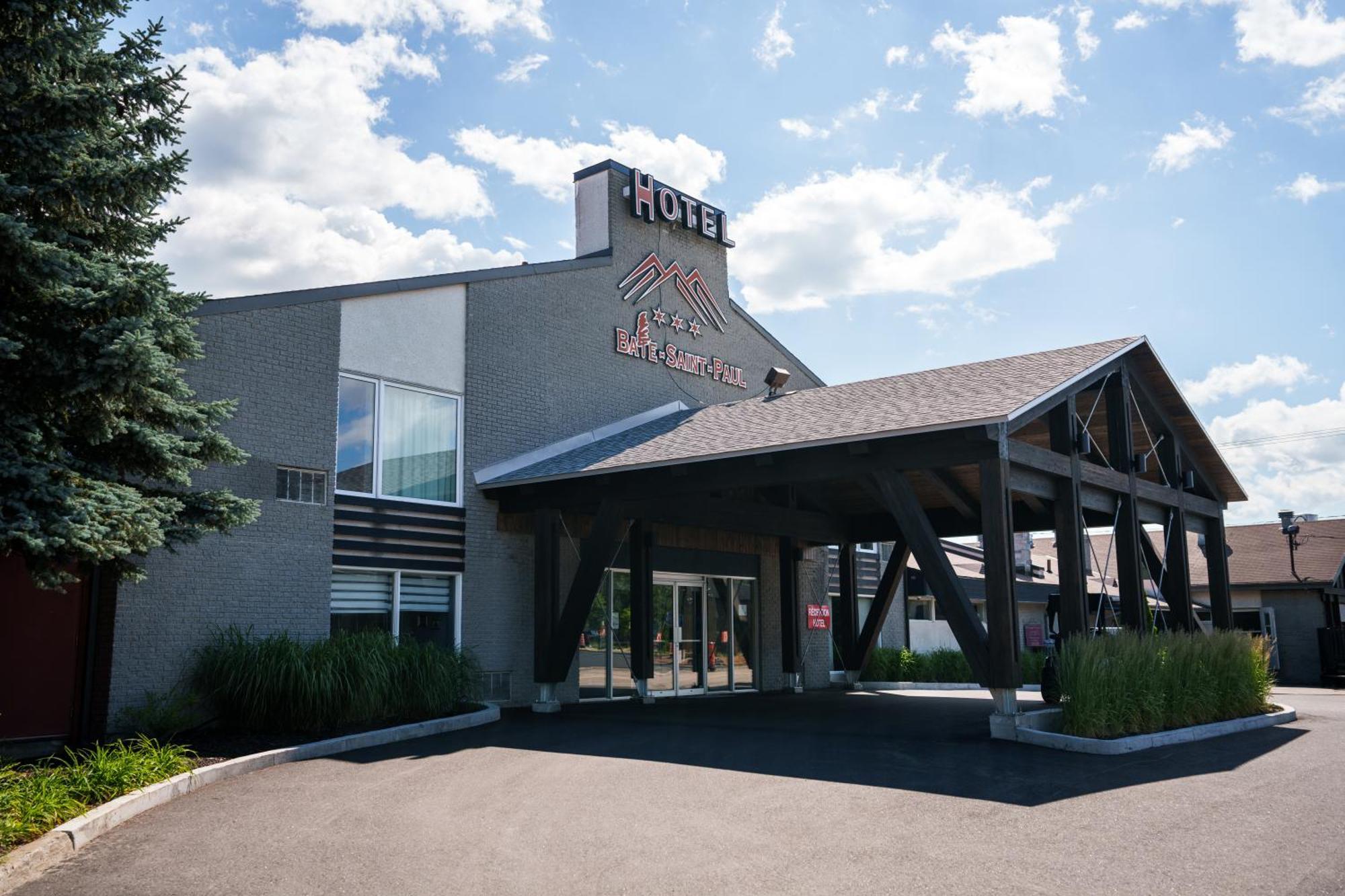 Hotel Baie Saint Paul Экстерьер фото