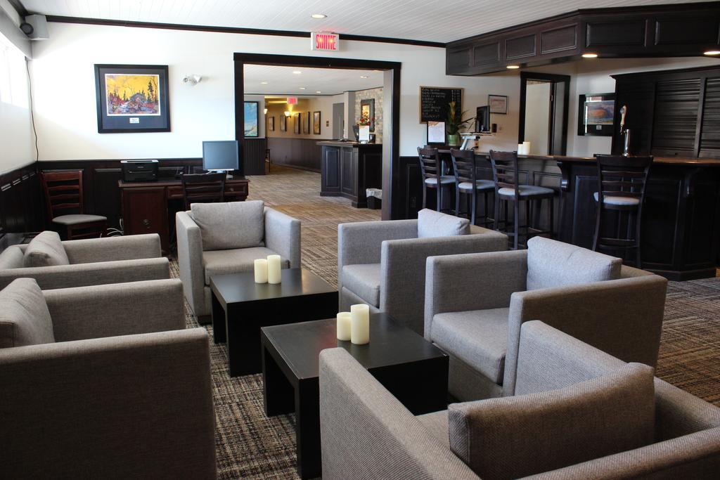 Hotel Baie Saint Paul Экстерьер фото