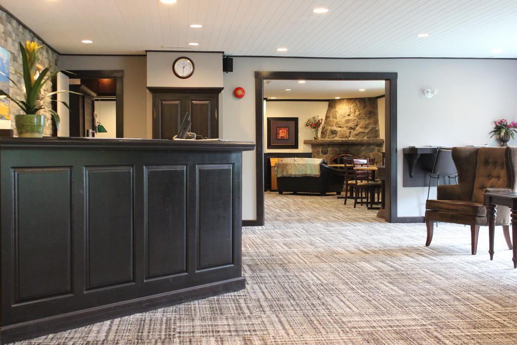 Hotel Baie Saint Paul Экстерьер фото
